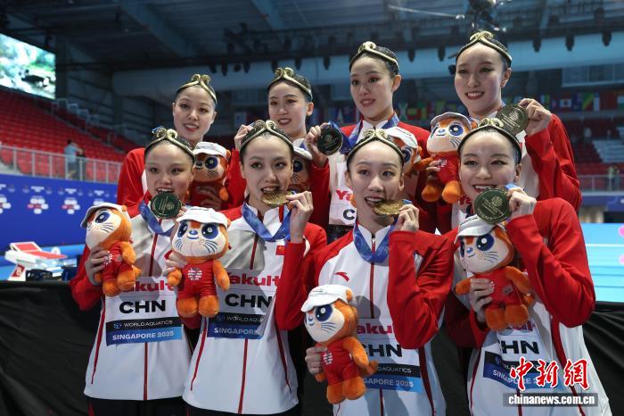 中国花游队新加坡世锦赛技术自选摘金 俄中立队