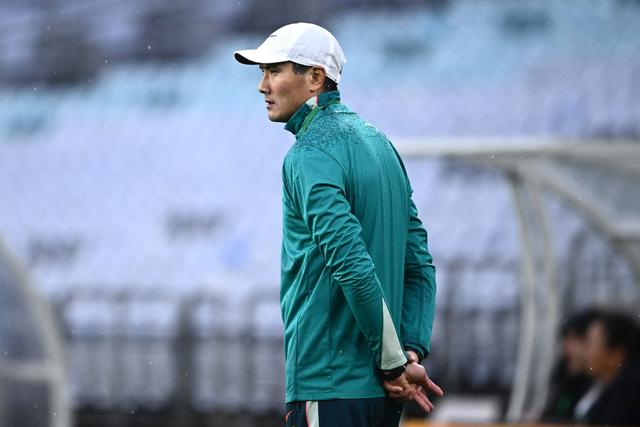 中国男足2-0力克世界杯新军库拉索 年轻球员王钰