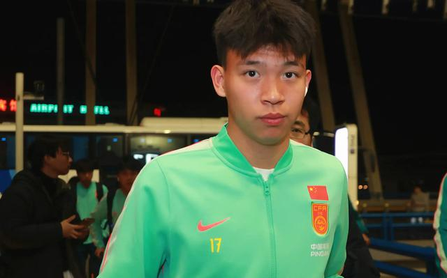 中国男足2-0力克世界杯新军库拉索 年轻球员王钰