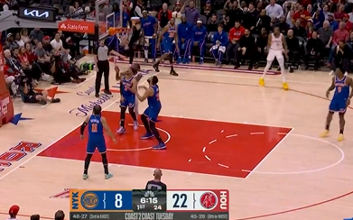 伊森积极拼抢助火箭首节打出24-8进攻高潮