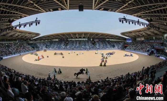 英国骑手斯科特·布拉什问鼎浪琴大奖赛 上海小