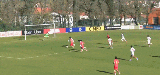 中国U16男足力克秘鲁逆转晋级 避免垫底