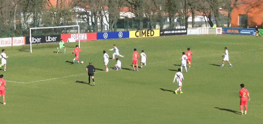 中国U16男足力克秘鲁逆转晋级 避免垫底